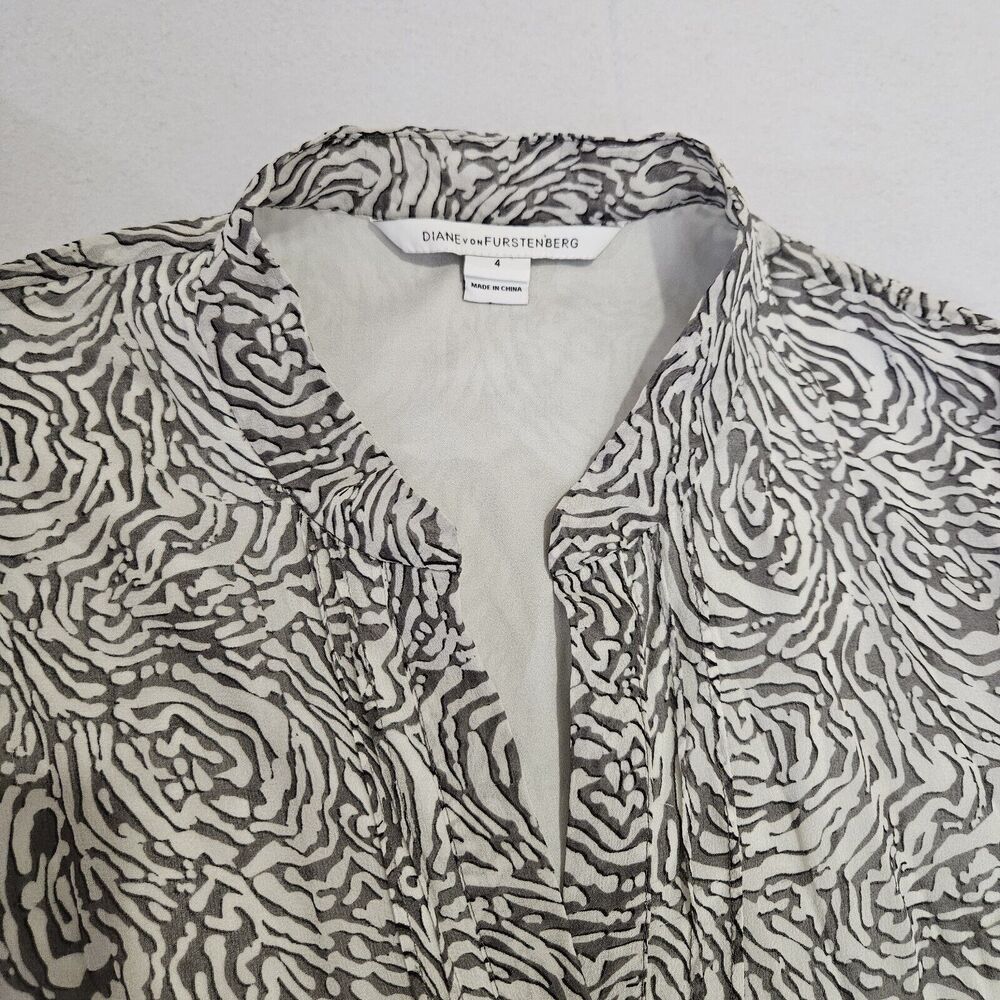 Diane Von Furstenberg Syrah Silk Blouse Size 4DVF Floral Rose Print Lined V-Neck - Picture 6 of 12